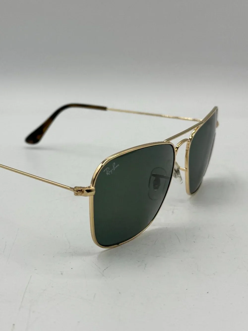 Ray-Ban RB3136 181 Caravan Sunglasses Gold Frame with Green G-15 Lens